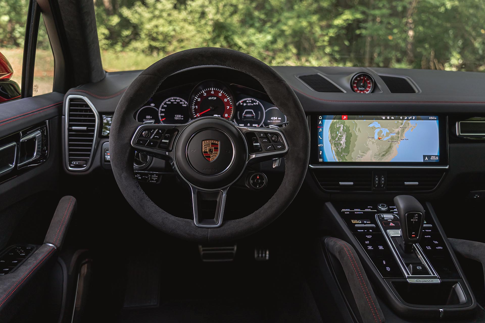 14_9Y0 Porsche Cayenne Coupe GTS Interior