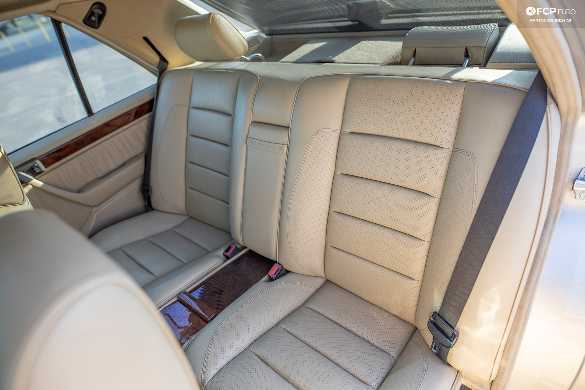 Mercedes Benz Porsche 500E EOSR7932