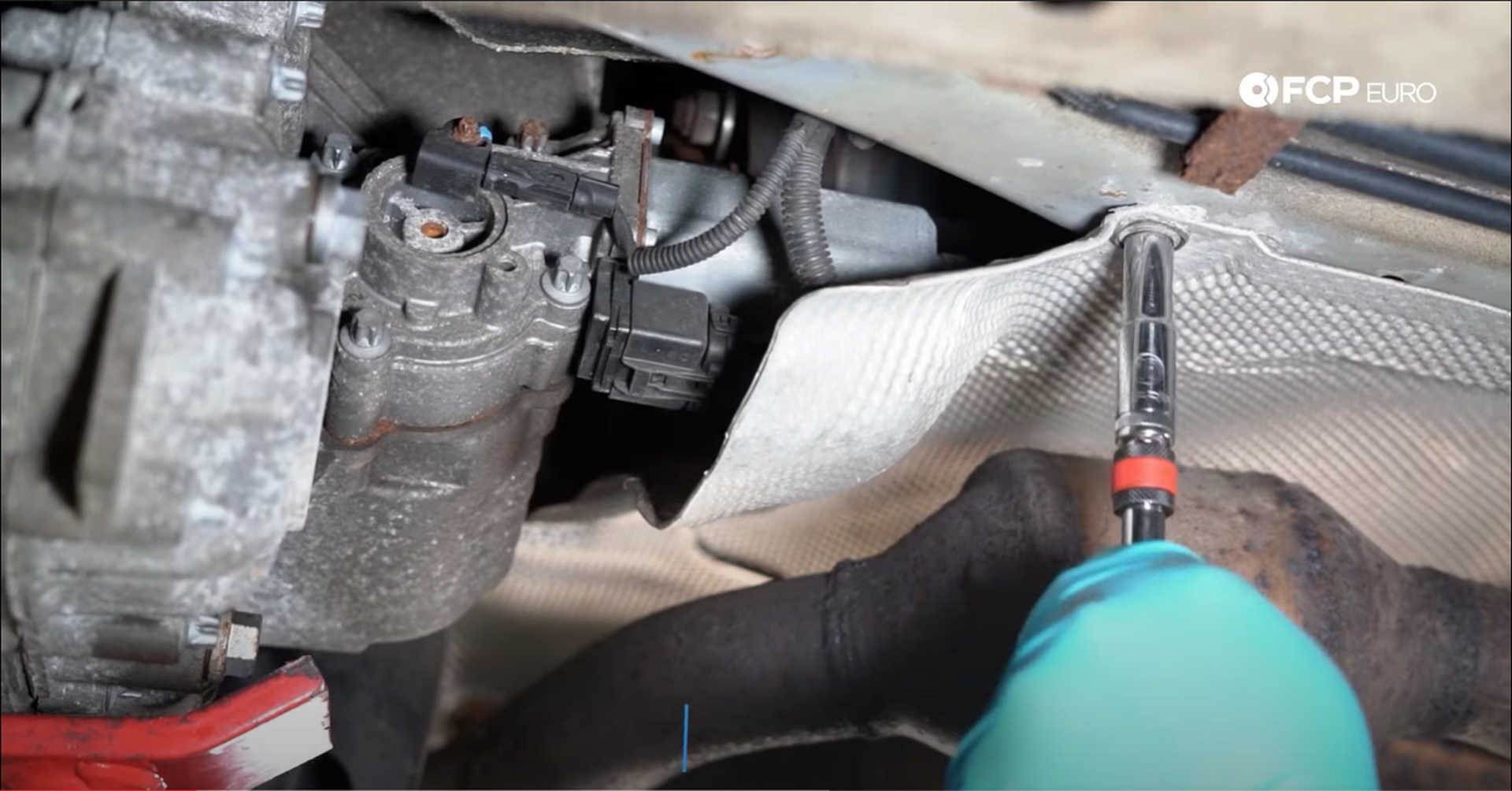 DIY BMW X3 Transfer Case Actuator removing the heat shield bolt