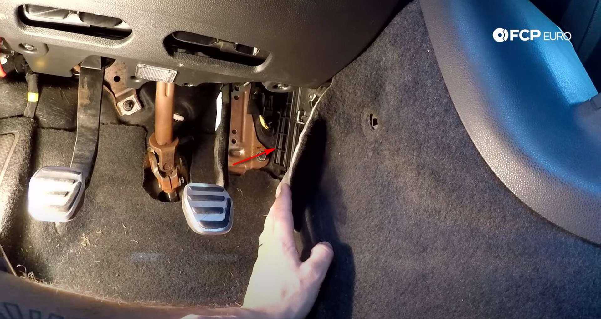 DIY Volvo Cabin Filter service door location