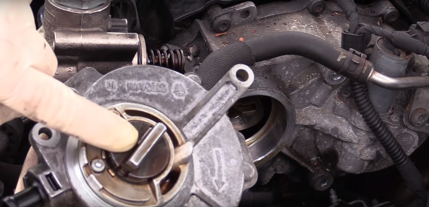 Brake-Vacuum-Pump-Camshaft-Alignment