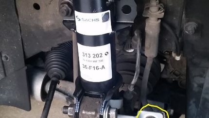 How to Replace Front Struts on a Saab 9-3