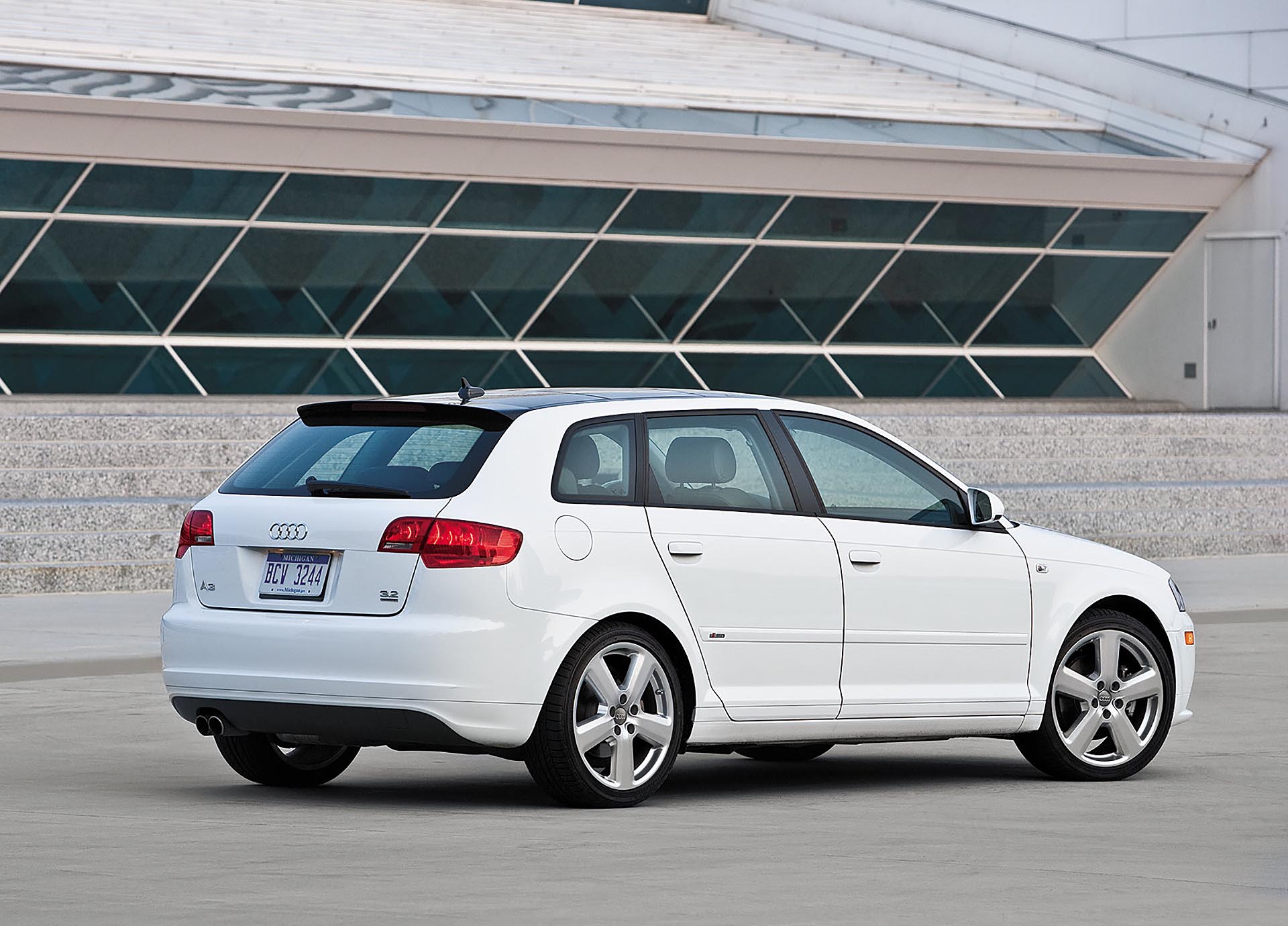 02_Audi A3 8P 3.2 Quattro VR6 S Tronic rear