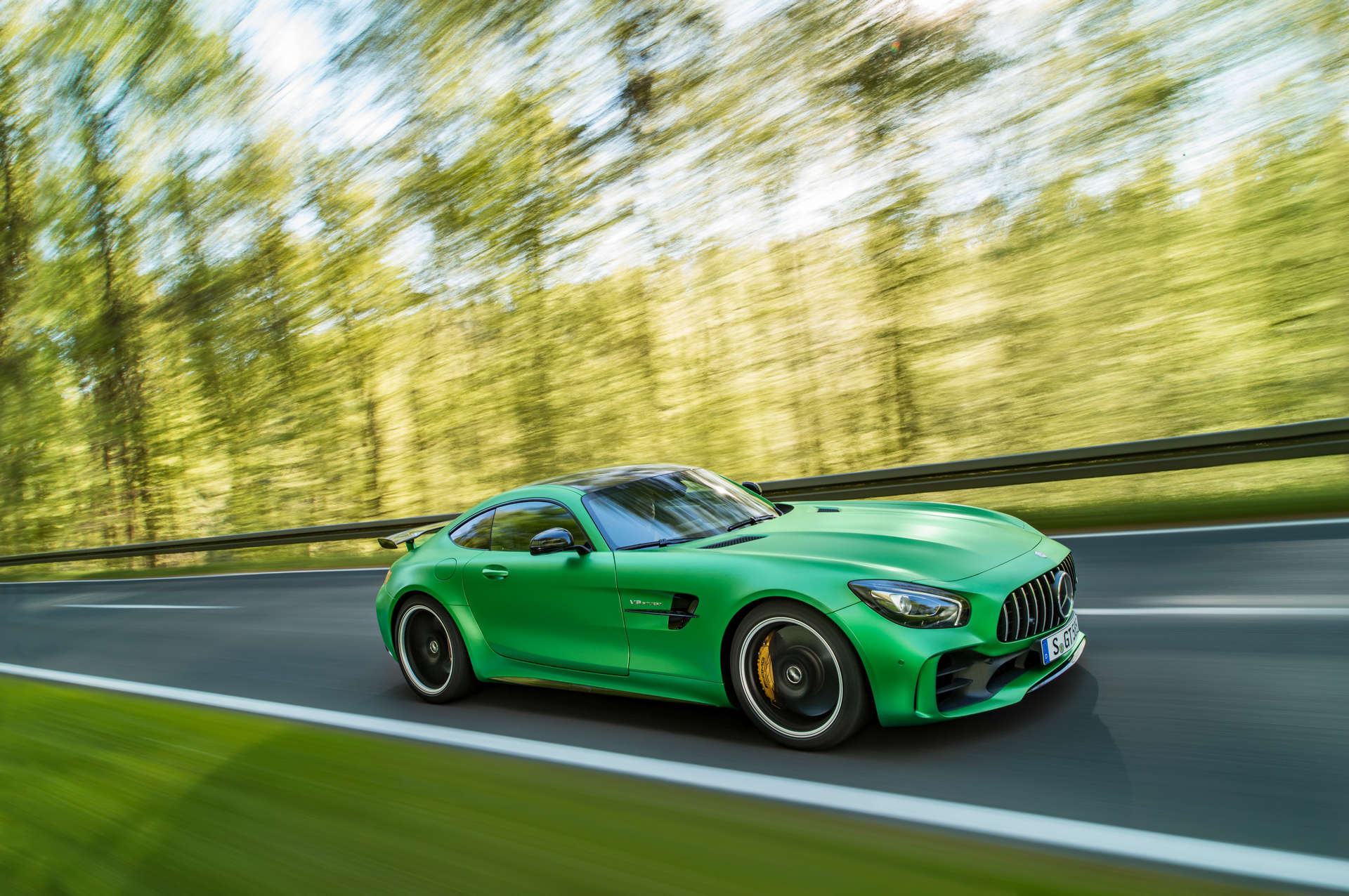 mercedes-amg-gt