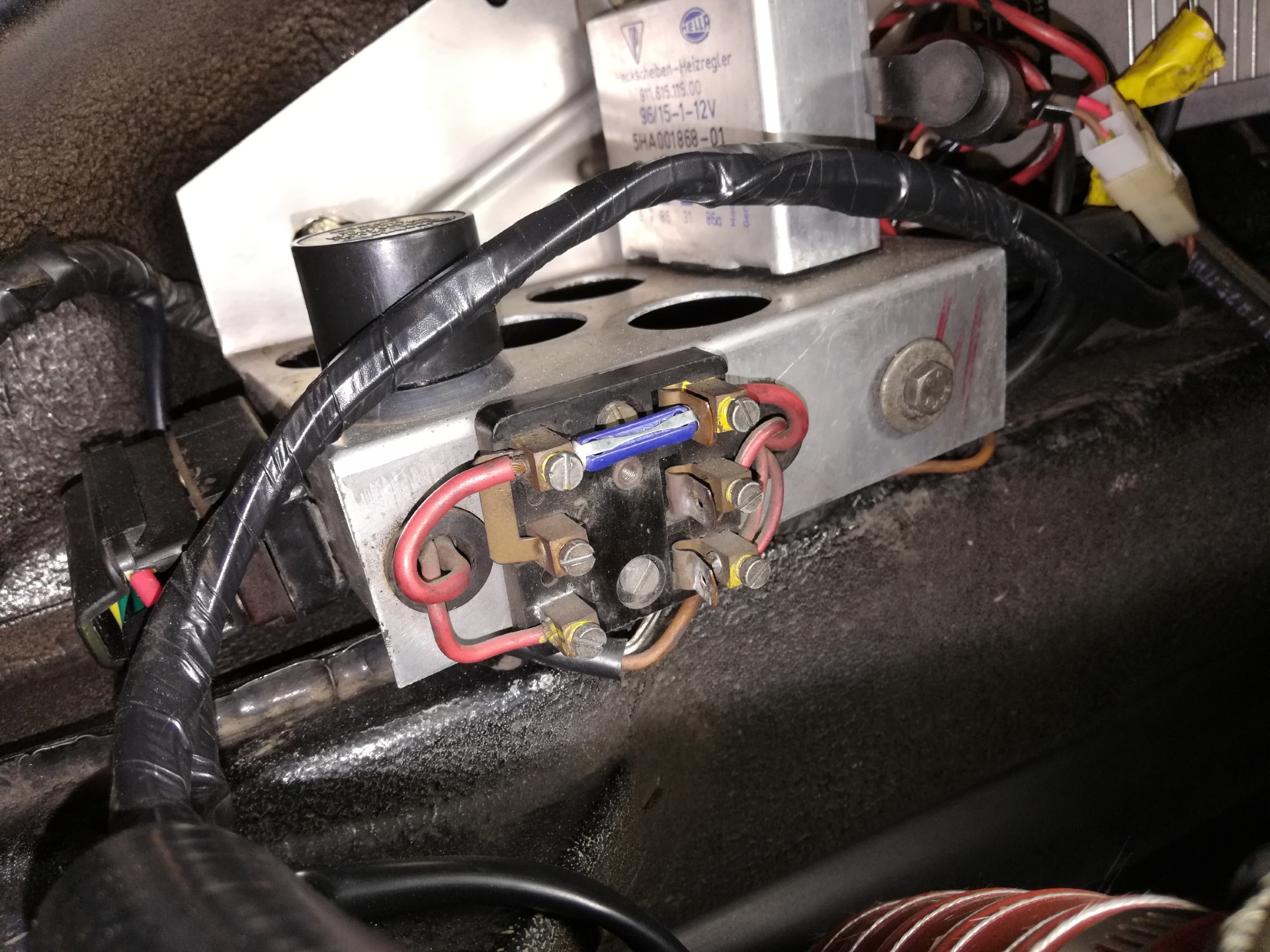 Air-cooled Porsche 911 Engine Bay Fuse Block
