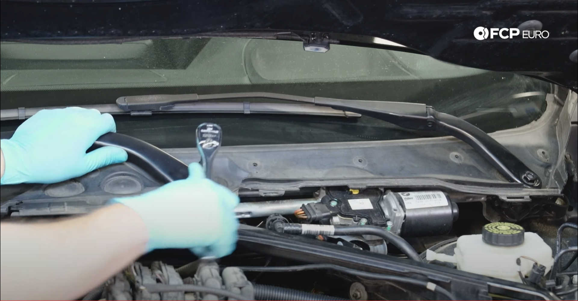 DIY BMW N20 Timing Chain tightening down the wiper arms