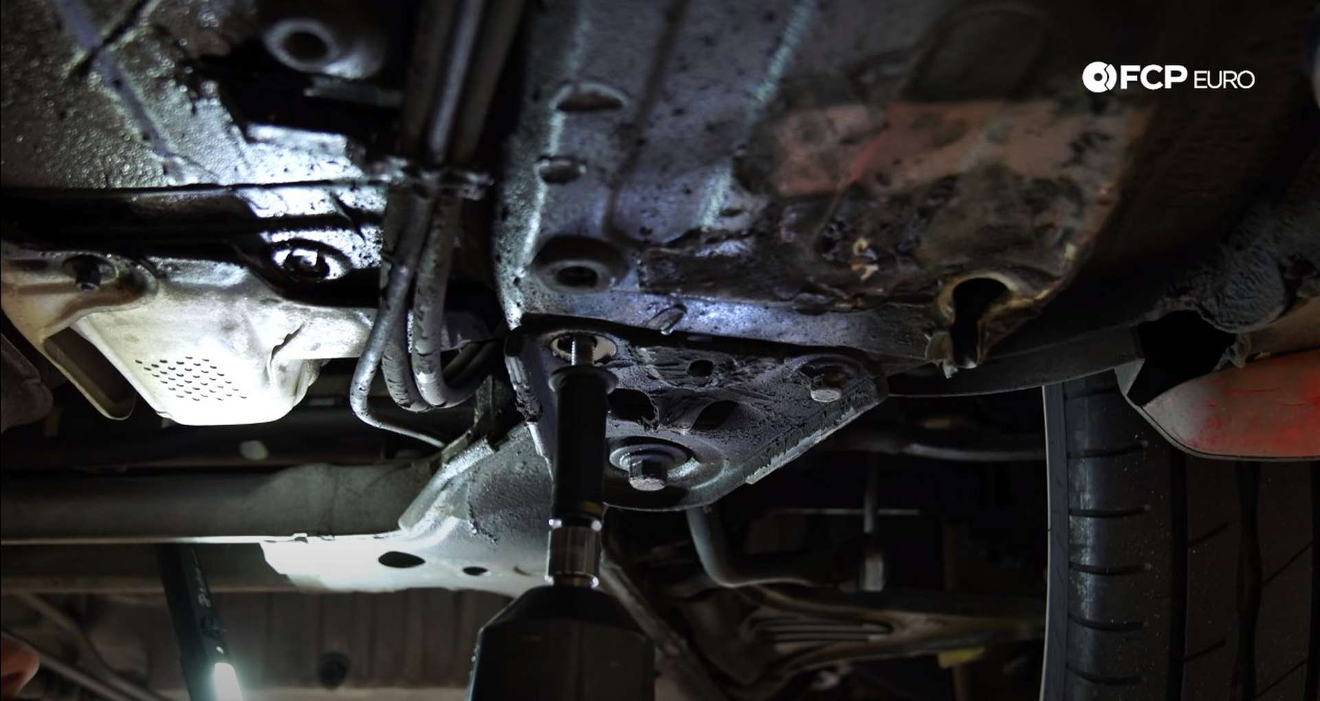 08-DIY_Volvo-P80-Subframe-Bushing-Insert-Rear-Bushings