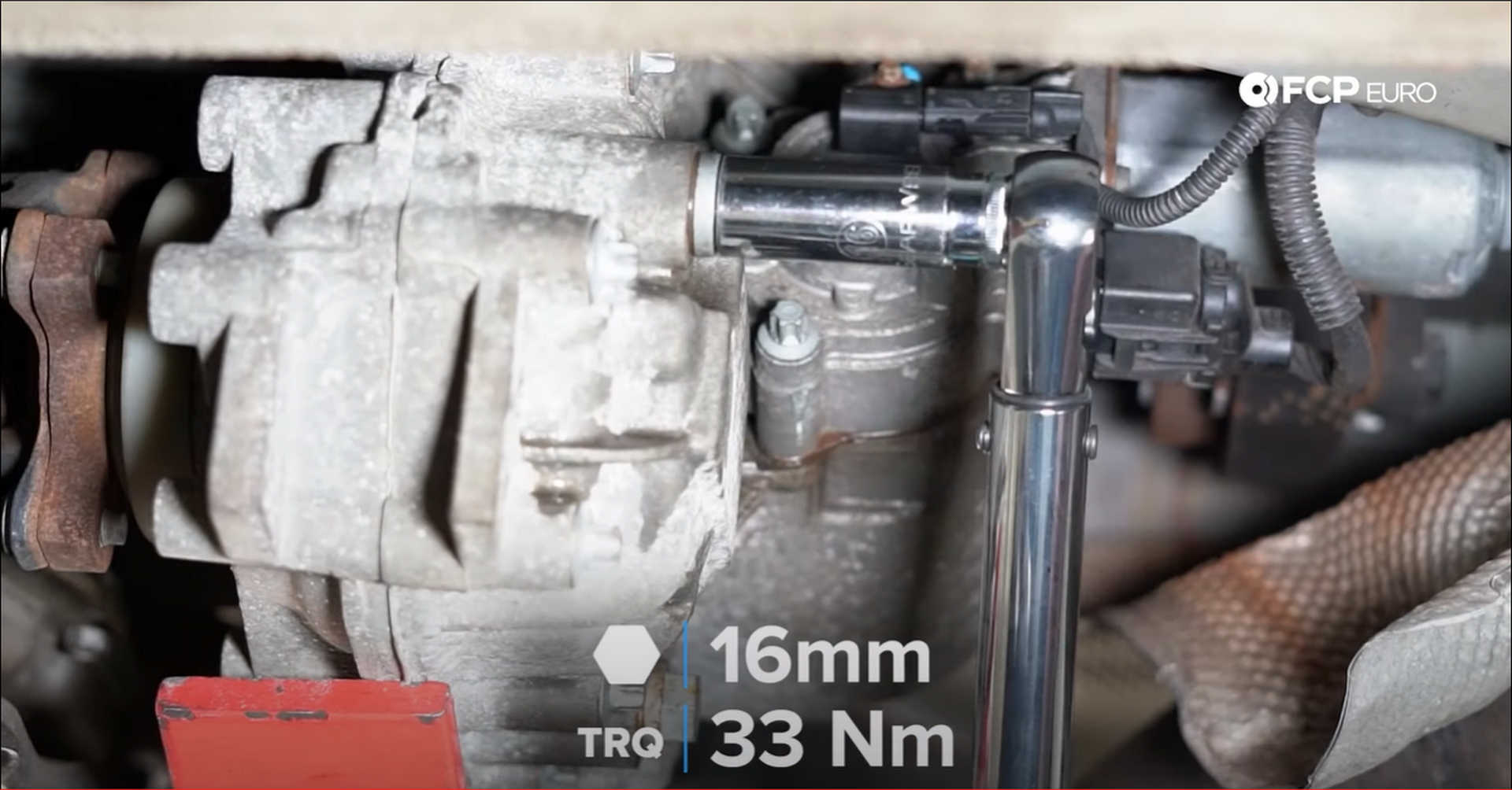 DIY BMW X3 Transfer Case Actuator torquing the fill plug