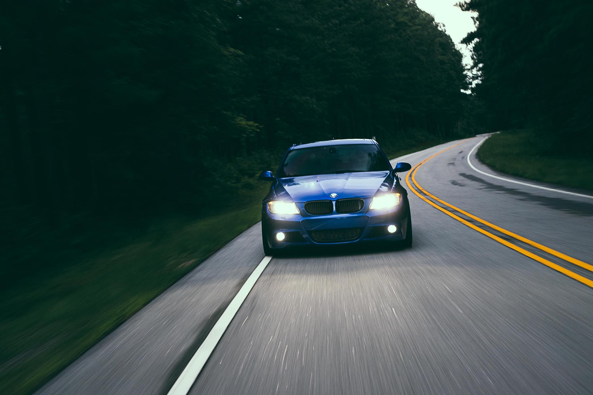 BMW E91 335d rolling shot front