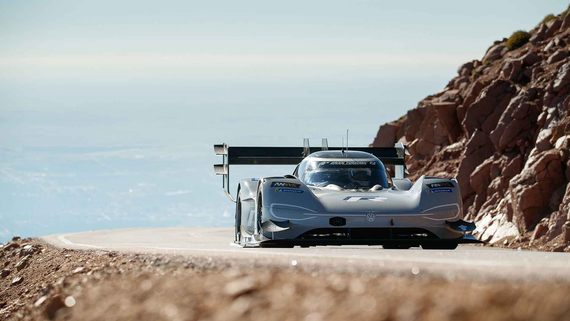volkswagen-pikes-peak-idr-record-3