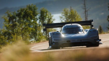 The All-Electric Volkswagen ID. R Will Try To Bolt Its Way Toward A Nürburgring Lap Record This Summer