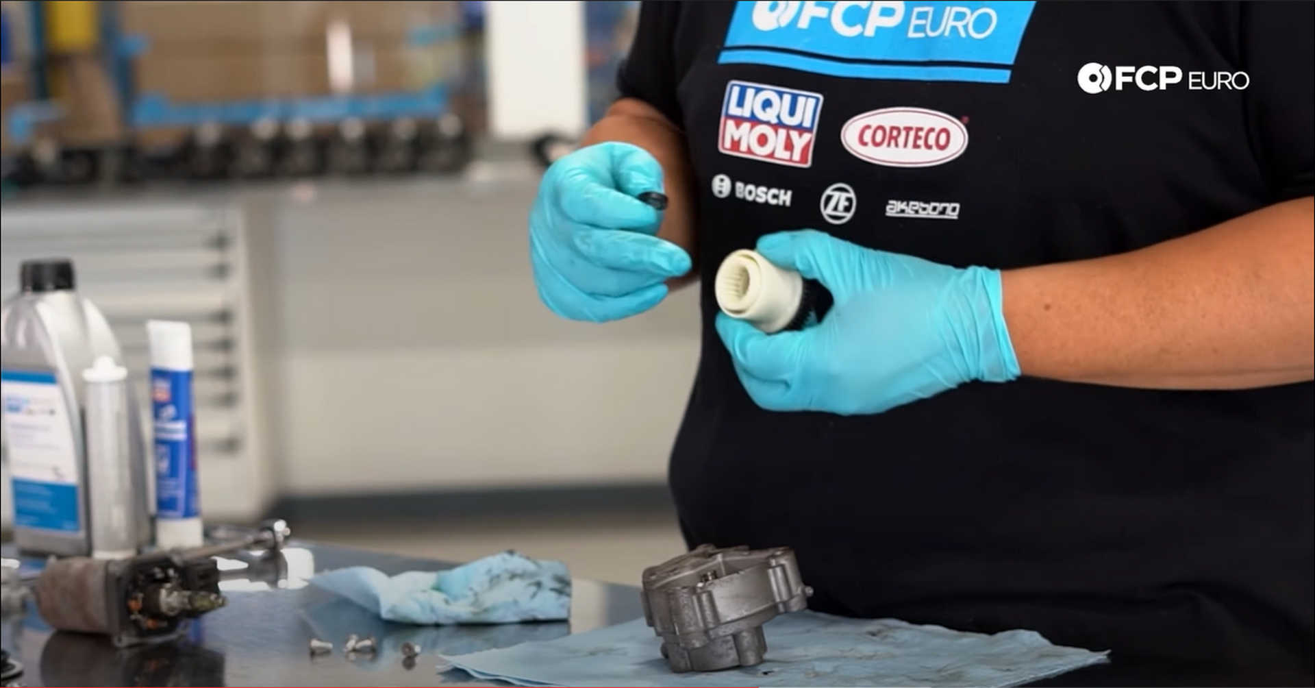 DIY BMW X3 Transfer Case Actuator fitting the gear-shaft seal