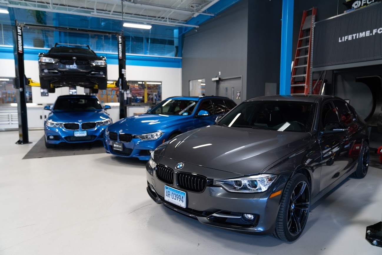 EVERGREEN BMW E90 VS F30 F30 group shot
