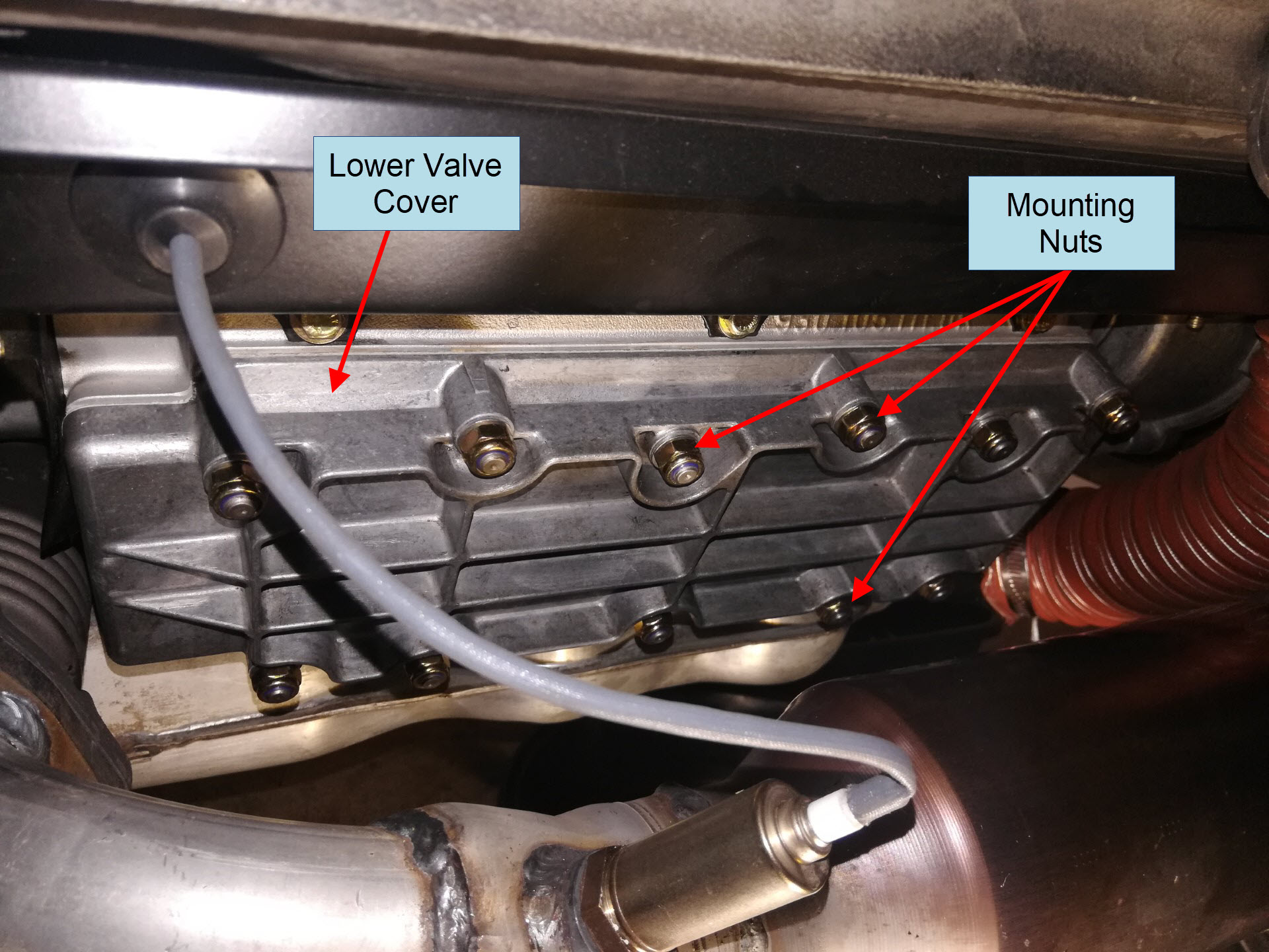 Air-cooled Porsche 911 lower valve covers