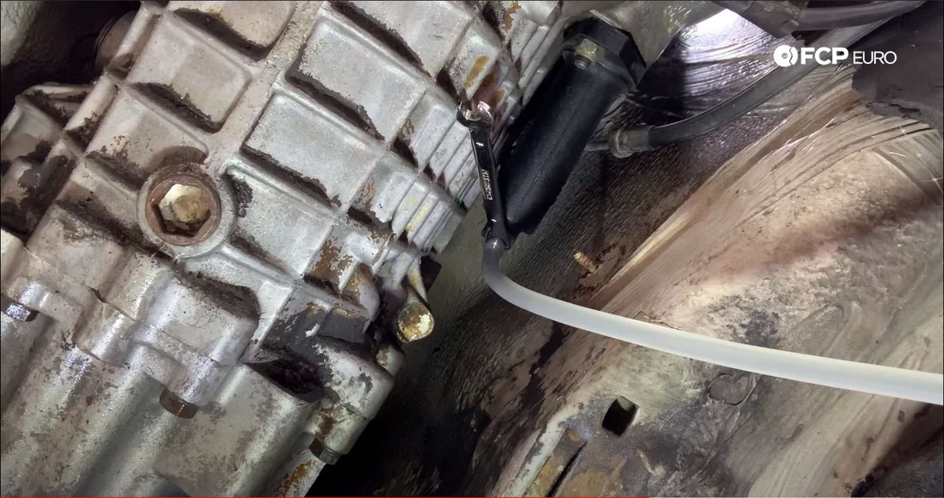 BMW E30 Bleeding Clutch Slave Cylinder
