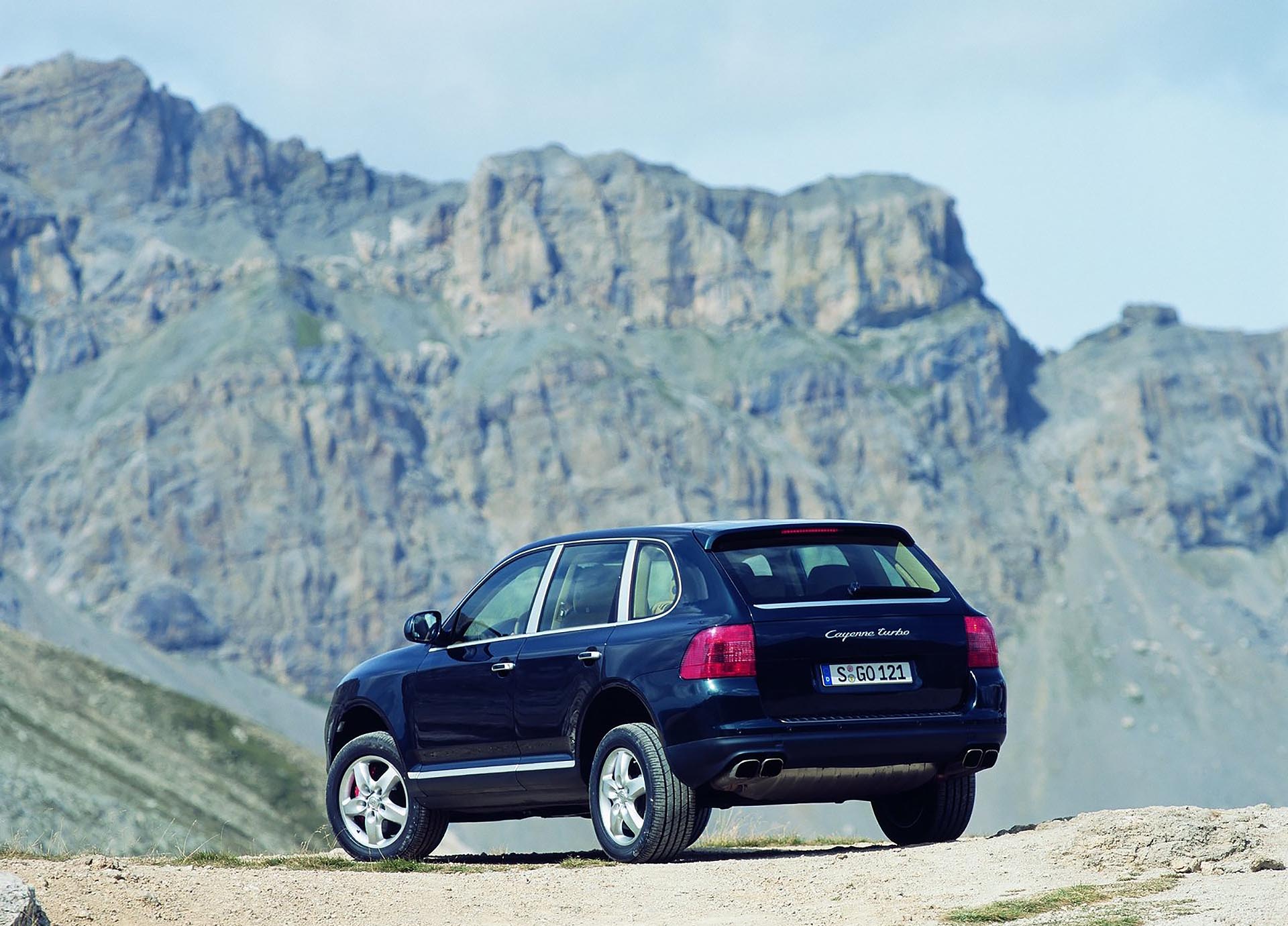 07_Porsche Cayenne 955 Turbo offroad rear