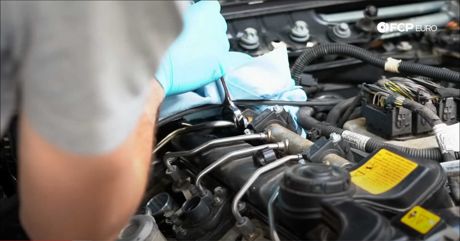 DIY BMW N20 Timing Chain removing the fuel delivery system