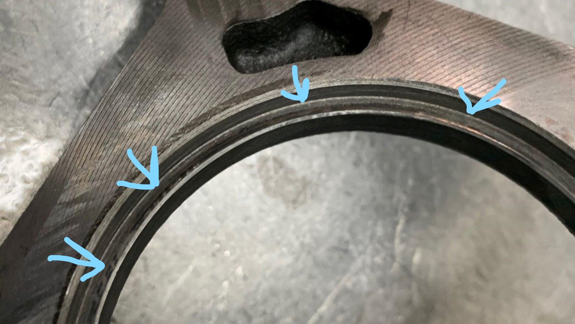Porsche 996 Turbo G96 Gearbox spun bearing and shim in tensioning plate (2)_LI