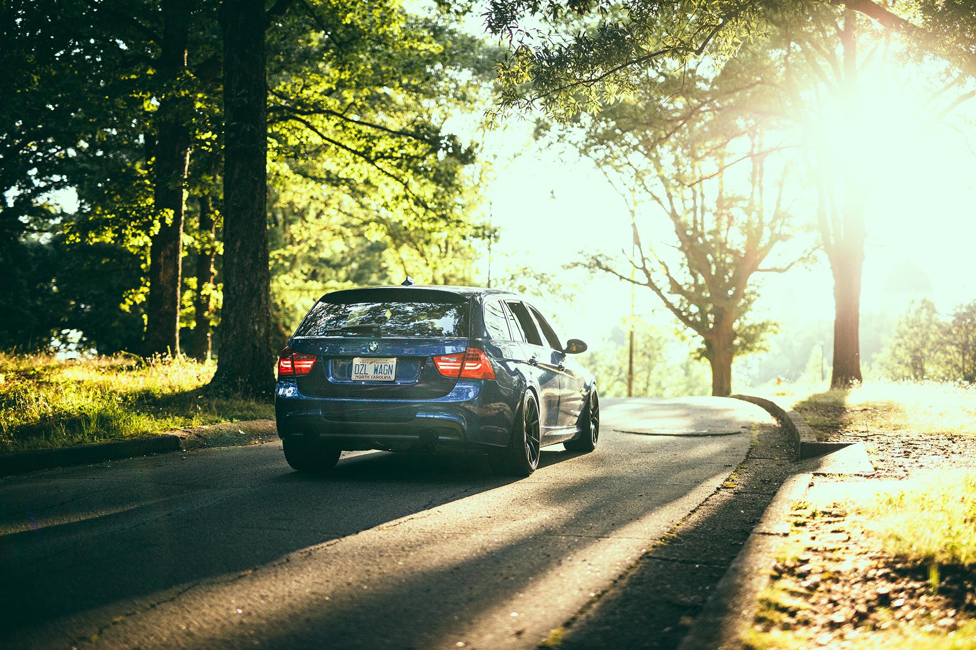 13_BMW E91 335d rear in sunlight