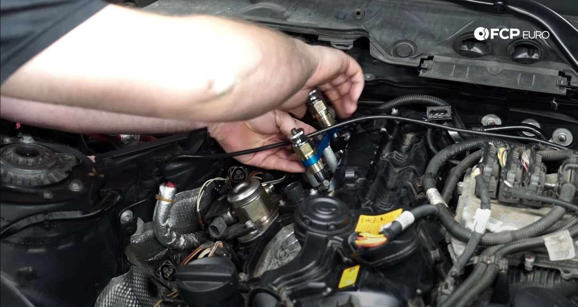 17-DIY-BMW-F30-Fuel-Injector-Replacement_Removing-Injectors