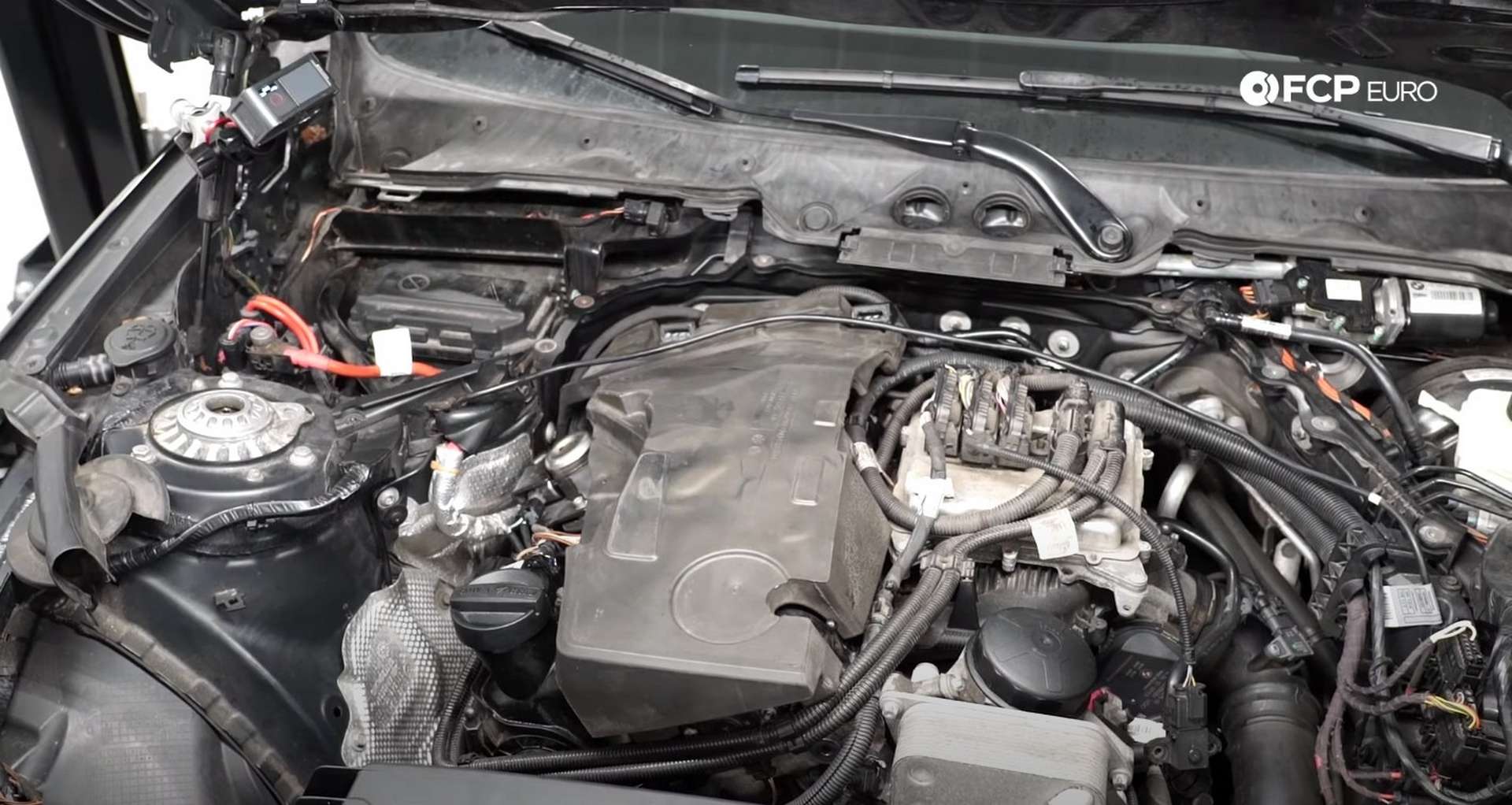 DIY BMW F30 Fuel Injector Replacement refitting the noise suppression pad