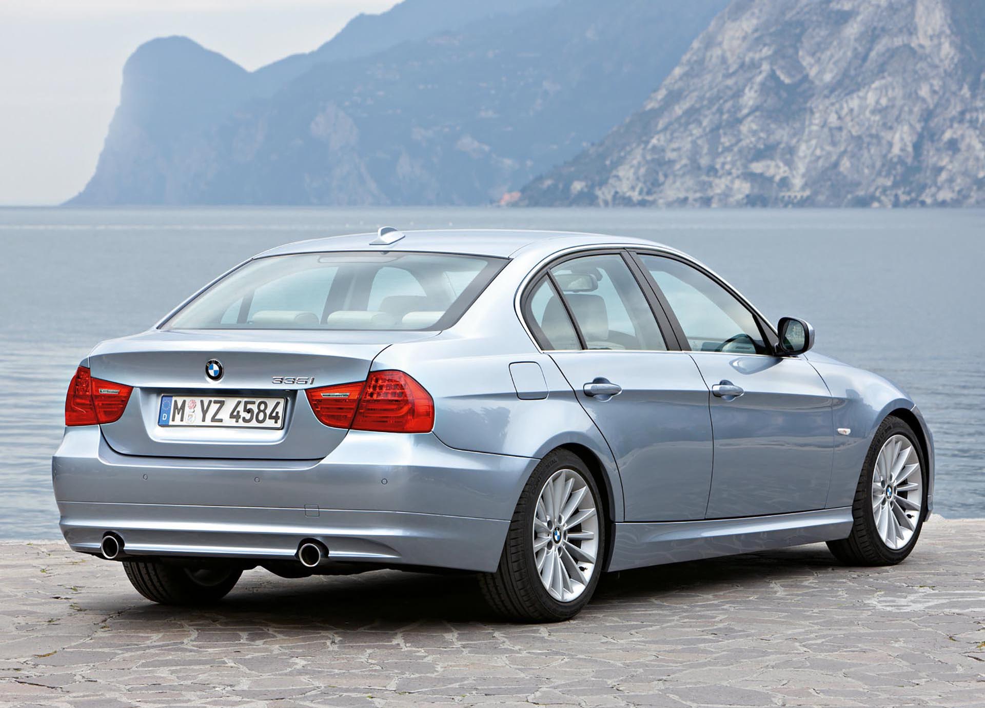 15_BMW E90 335i sedan N54 rear
