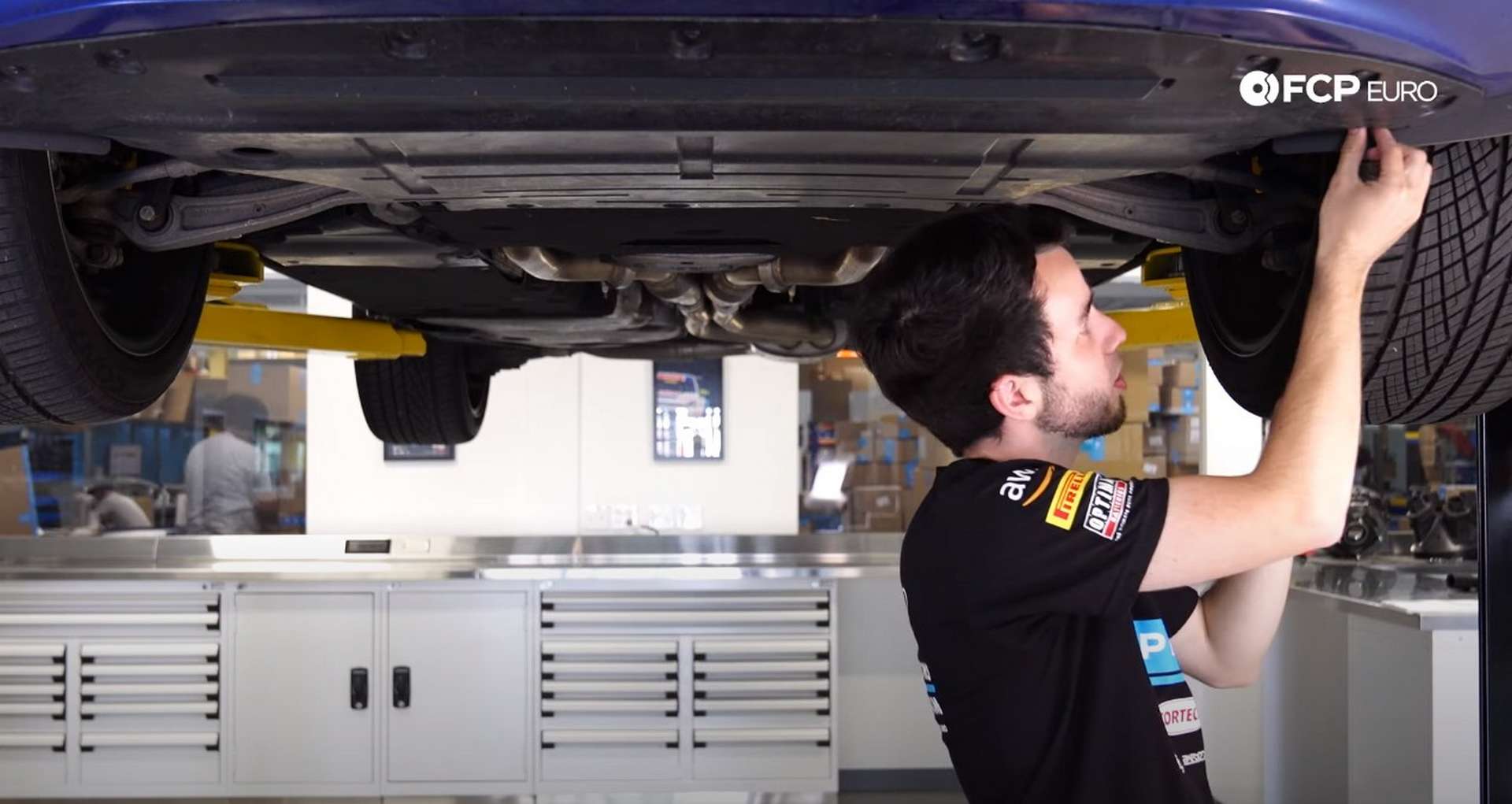 DIY Audi B8/B8.5 Oil Change removing the undertray