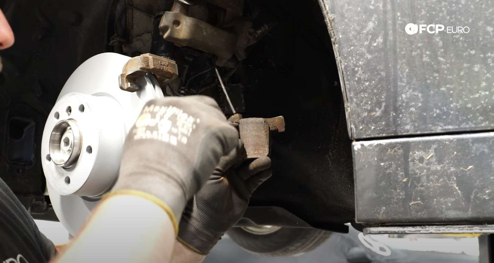 07-DIY-BMW-F30-Front-Brake-Service_Refitting-The-Caliper