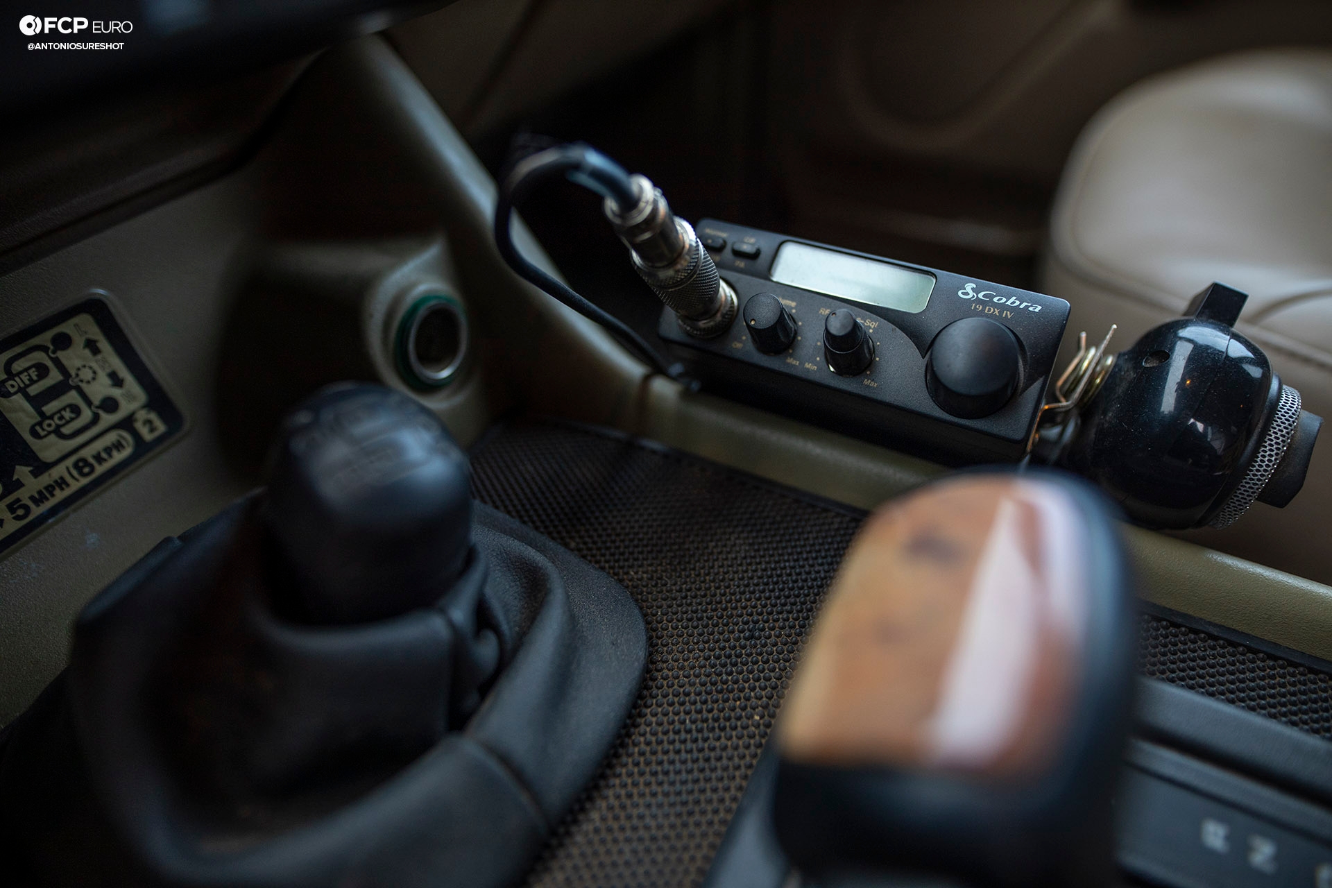 Land Rover Discovery SD Cobra CB radio EOSR1696