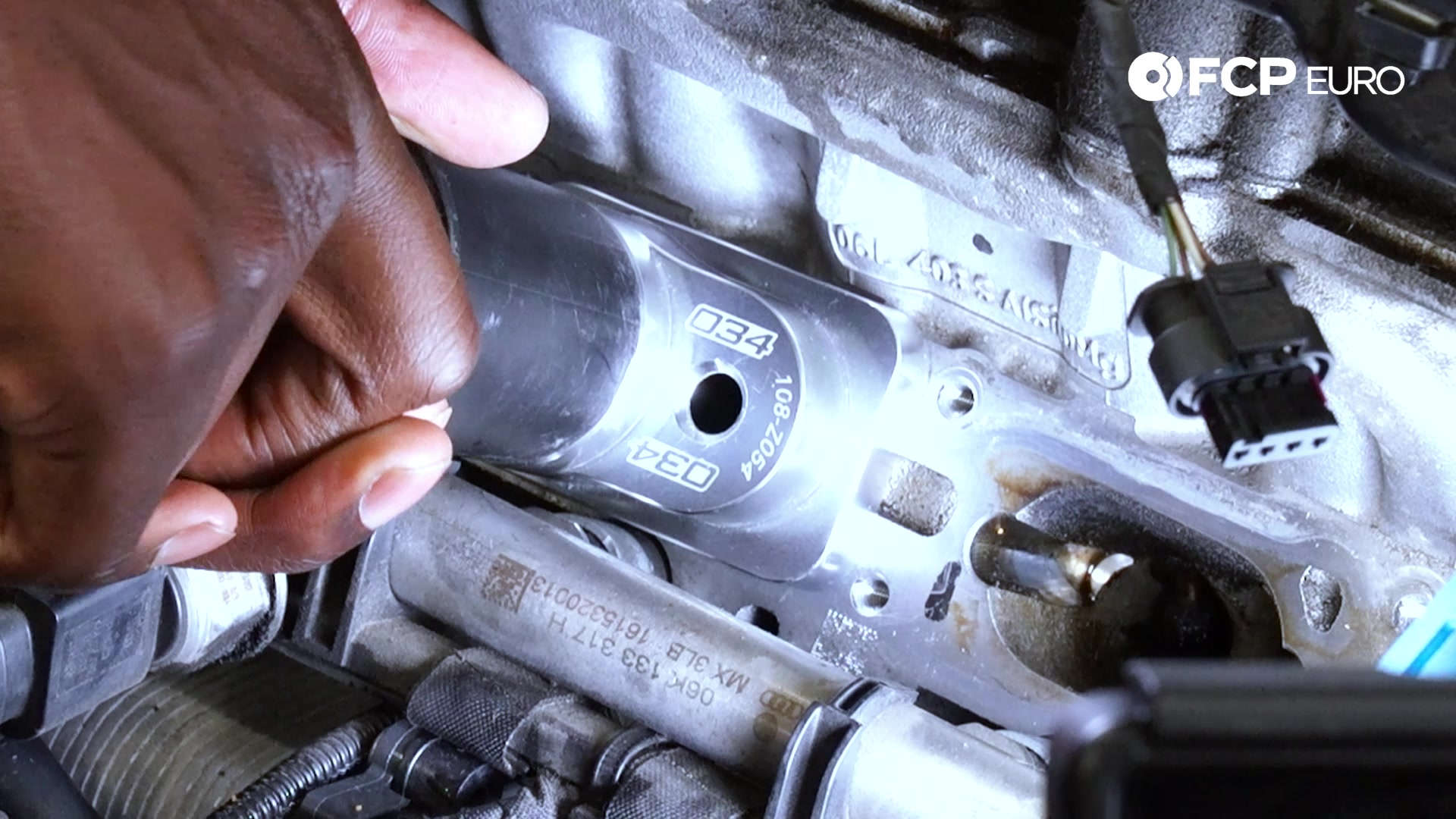 17-vw-mk7-gti-attach-vacuum