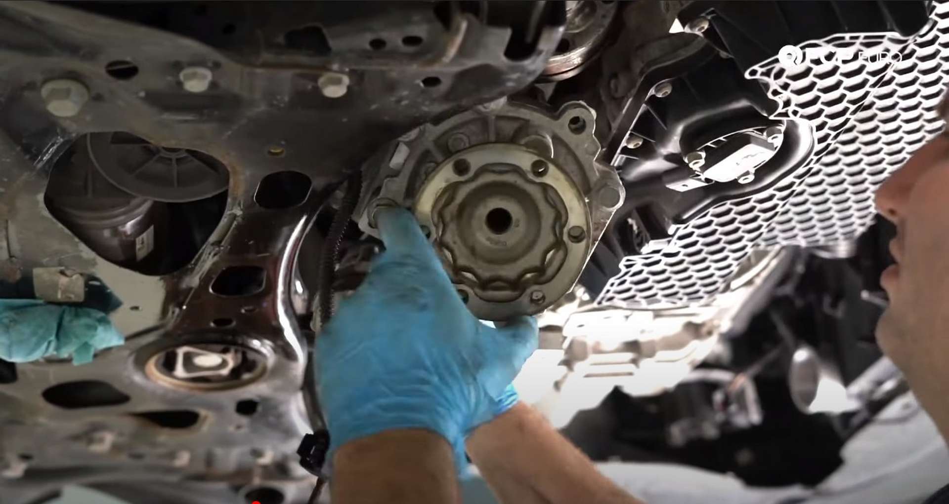 34-DIY_VW_GTI_Clutch-Job-Removing-LSD