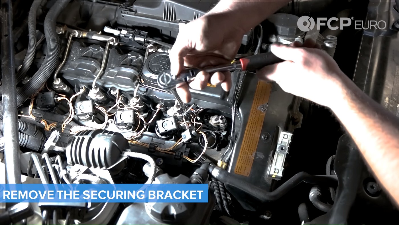 N54 Injector Retainer Bracket