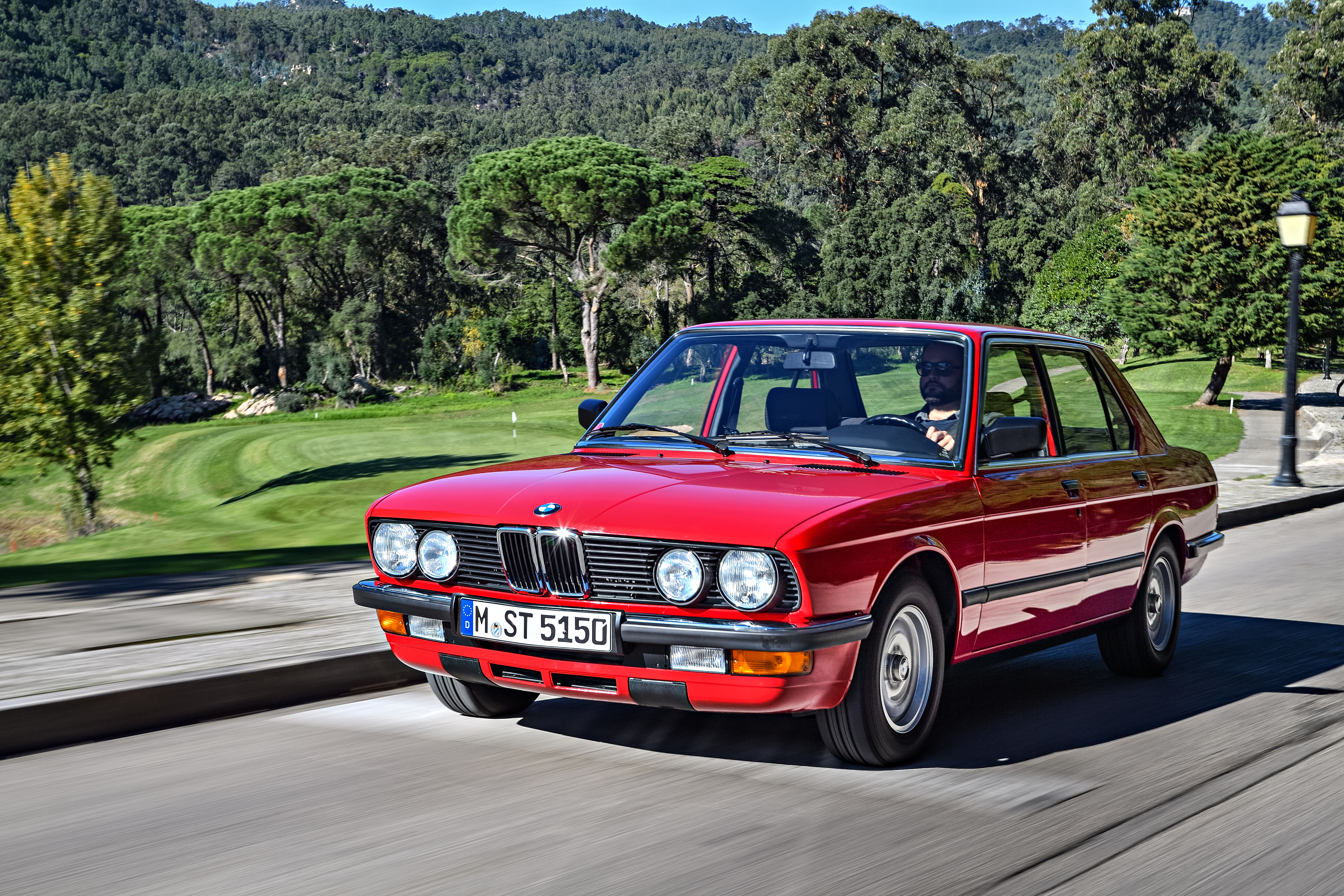 Affordable Vintage Models BMW E28 front 3-quarter