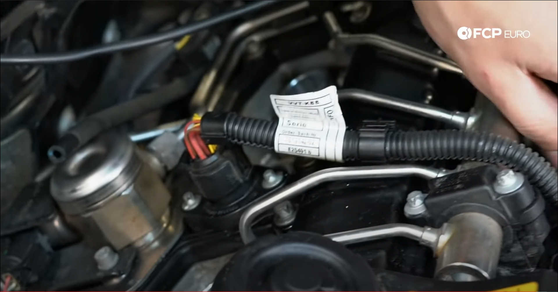 DIY BMW N20 Timing Chain plugging in Valvetronic connection