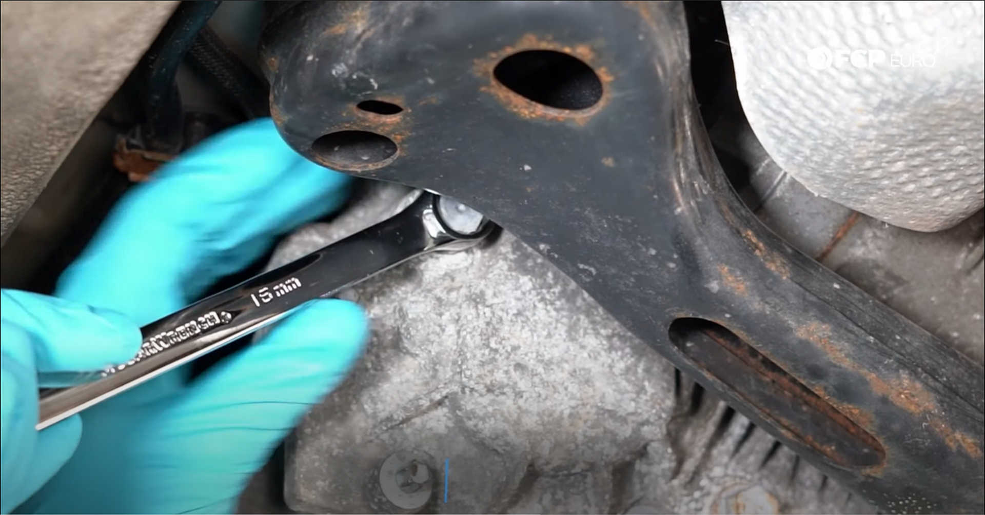 DIY BMW X3 Transfer Case Actuator cracking open the transfer case fill plug