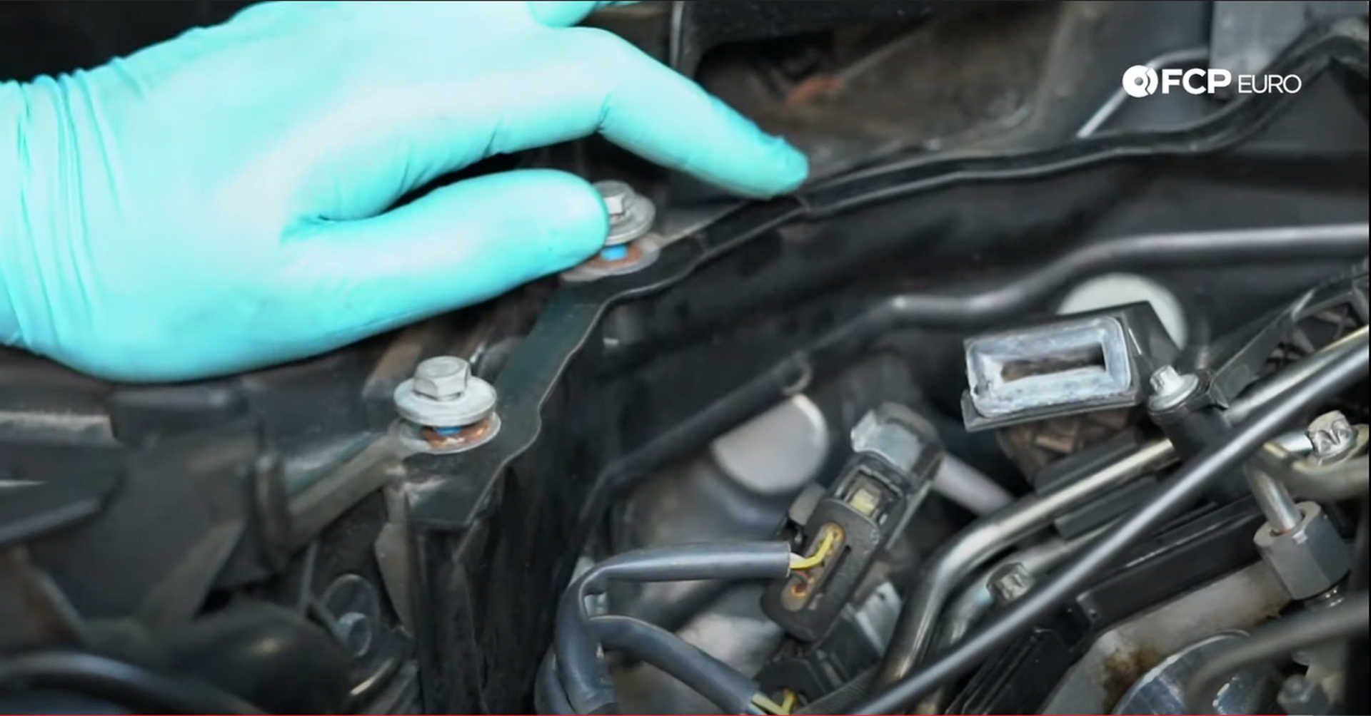 DIY BMW N20 Timing Chain O2 sensor mounted in clips