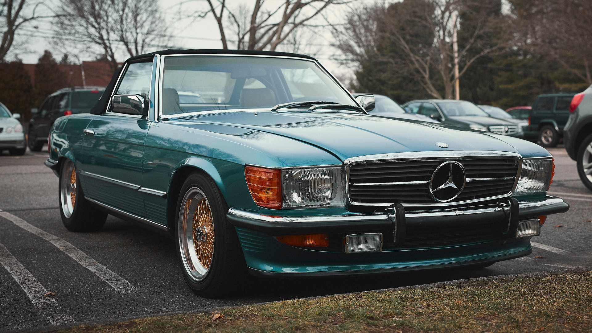 Mercedes 450SL Front Shot