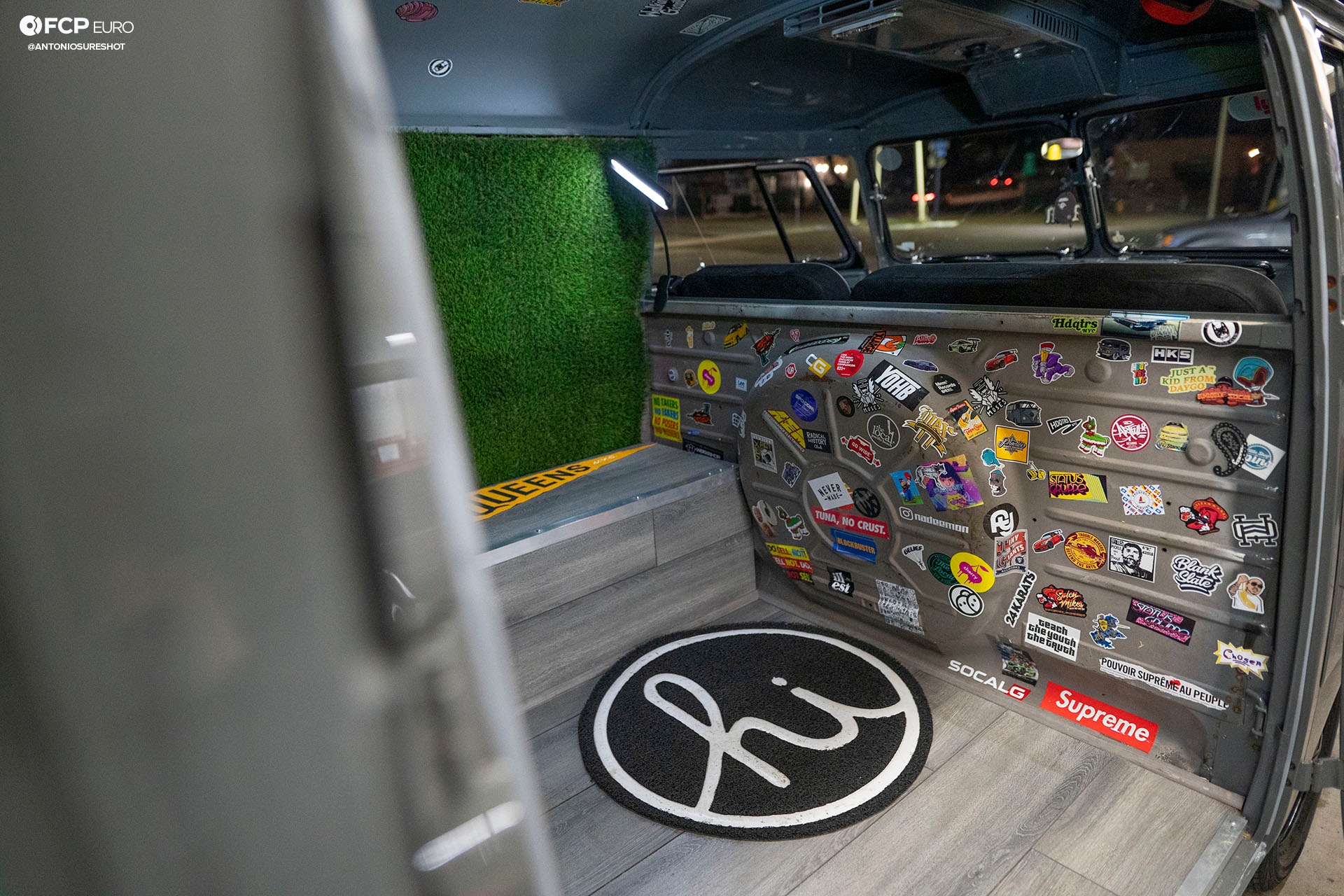 Vw Bus HDQTRS NYC A9A02194