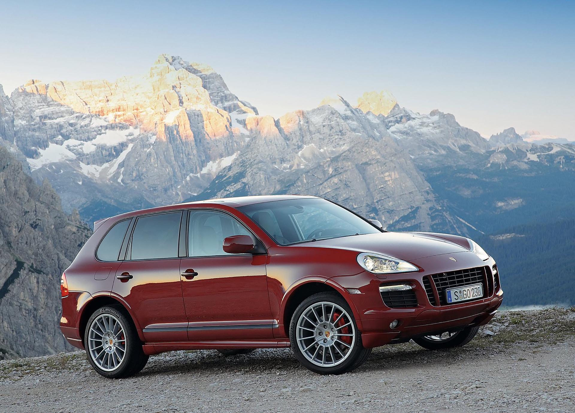 07_Porsche Cayenne GTS V8 front profile