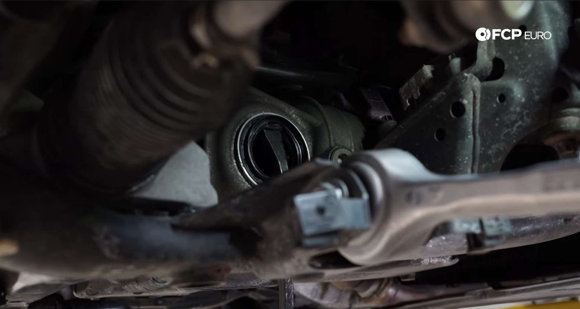 08-DIY-BMW-F30-Front-Axle-Replacement_Replacing-Axle-Seal