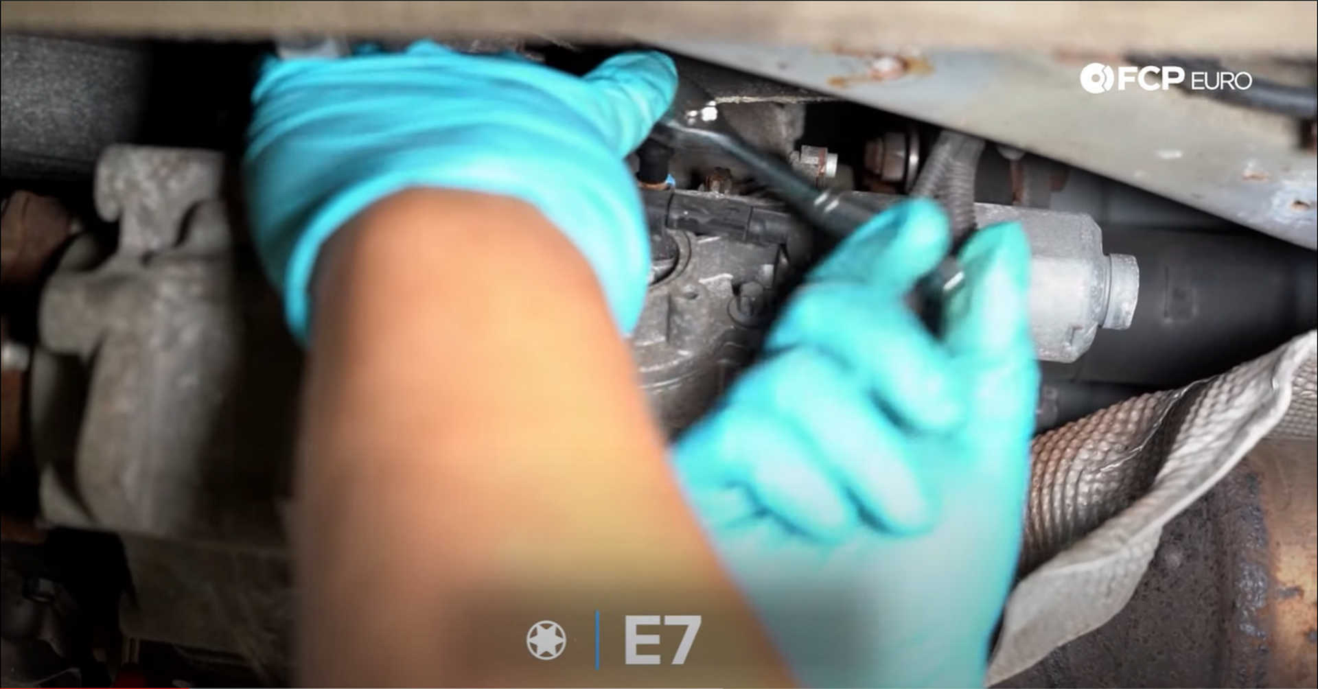 DIY BMW X3 Transfer Case Actuator unbolting the transfer case sensor