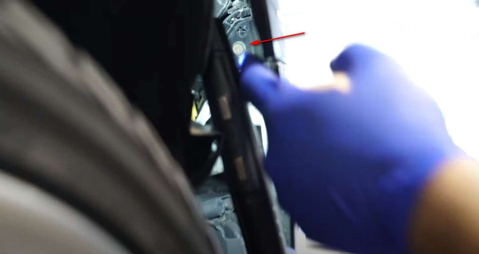 DIY Audi B8.5 Water Pump and Thermostat Replacement bumper bolt behind fender liner location