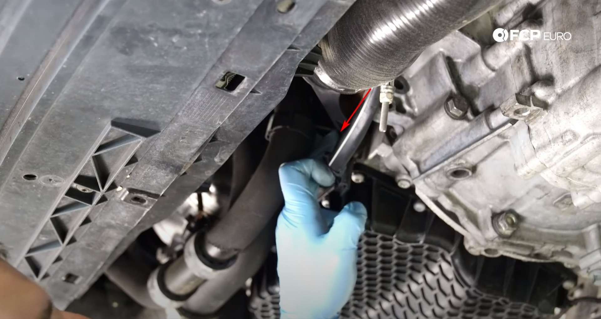 23-DIY_VW_GTI_Clutch-Job-Removing-Charge-Pipe