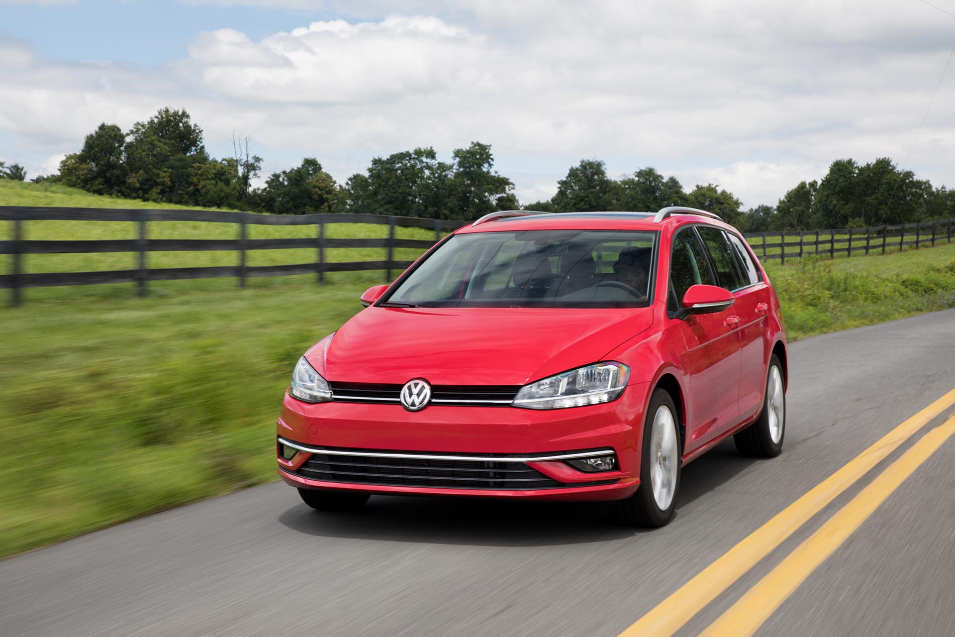 09_VW Mk7 Golf SportWagen Front