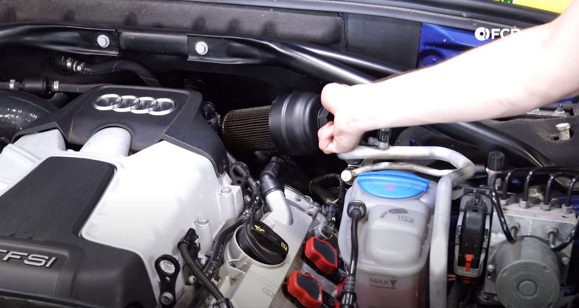 DIY Audi B8/B8.5 Oil Change removing the oil filter