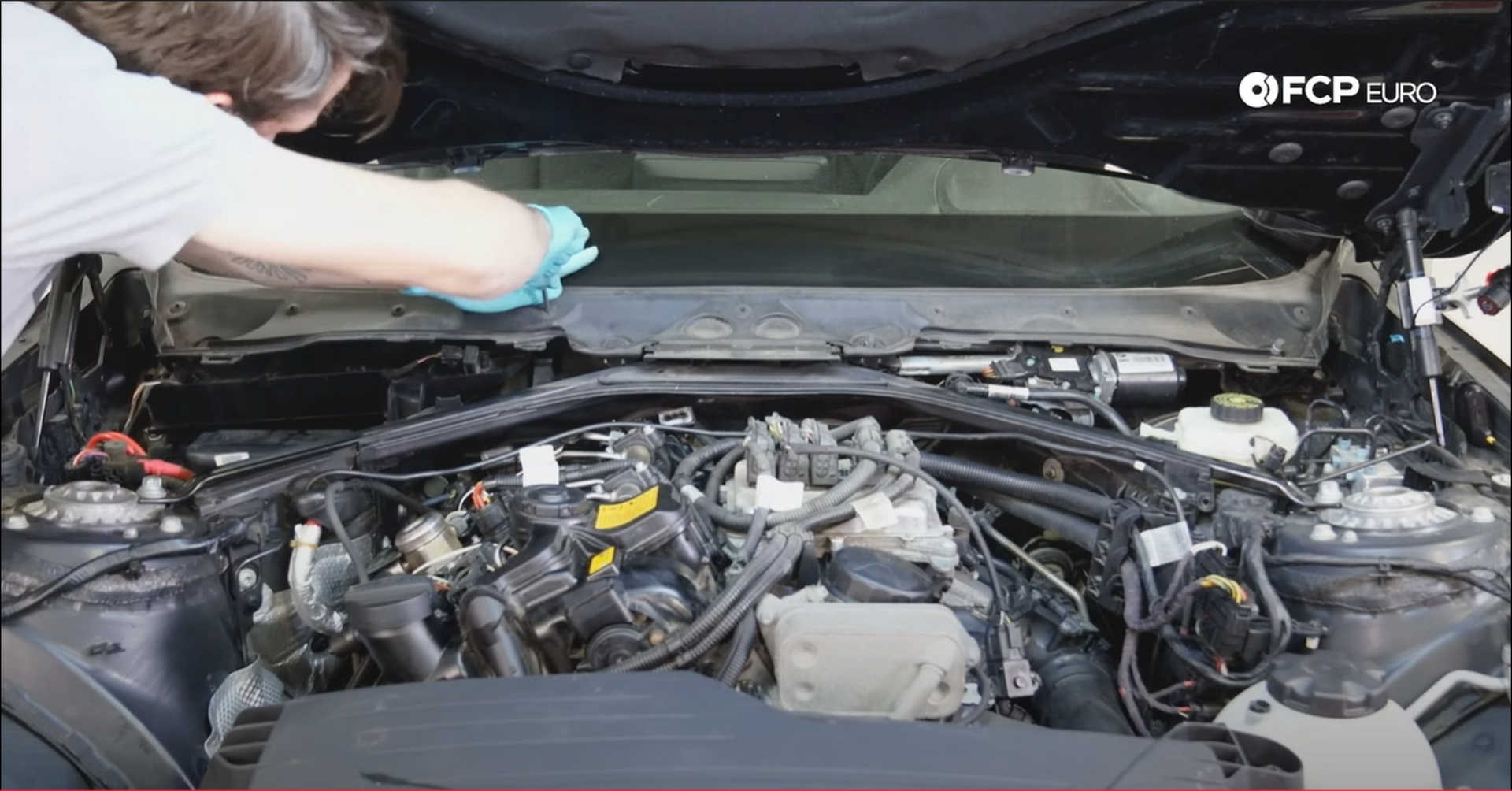 DIY BMW N20 Timing Chain locking cowl into place
