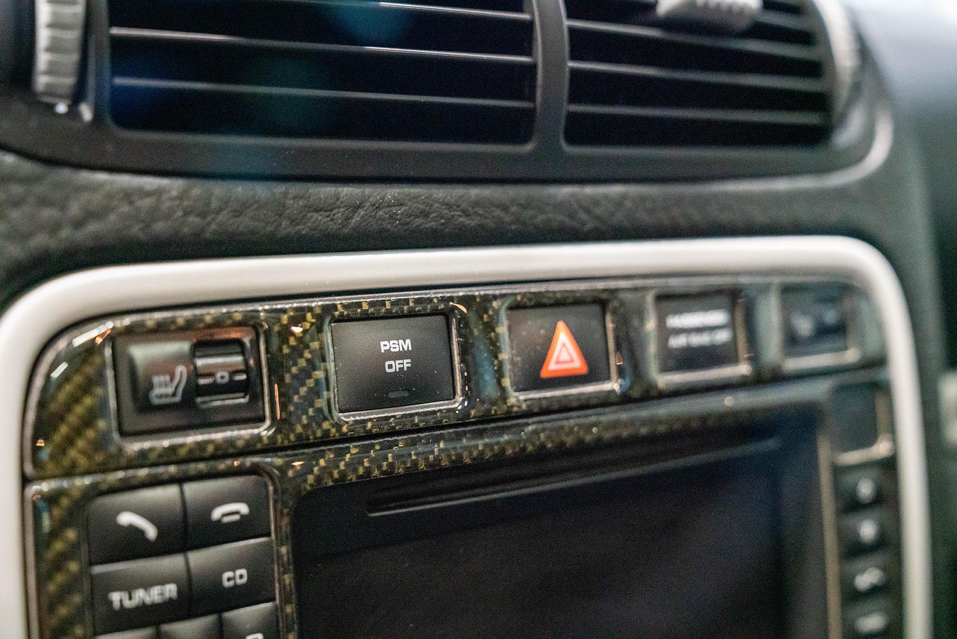03.5_Porsche Cayenne 957 GTS carbon trim