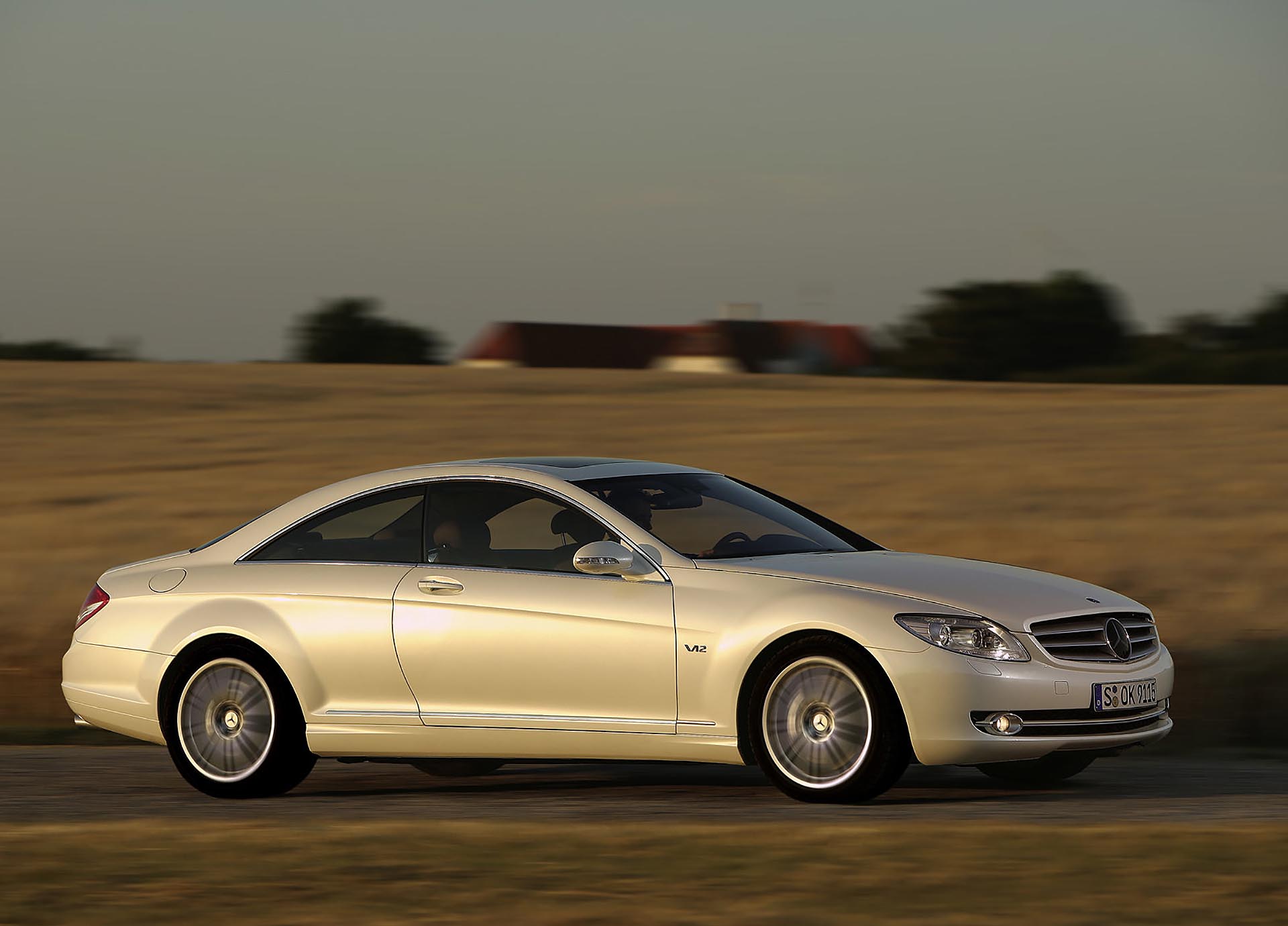 21_Mercedes-Benz CL600 V12 biturbo profile