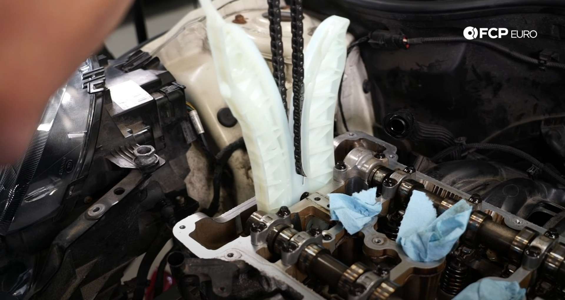 DIY MINI R56 Timing Chain Replacement installing the timing chain assembly