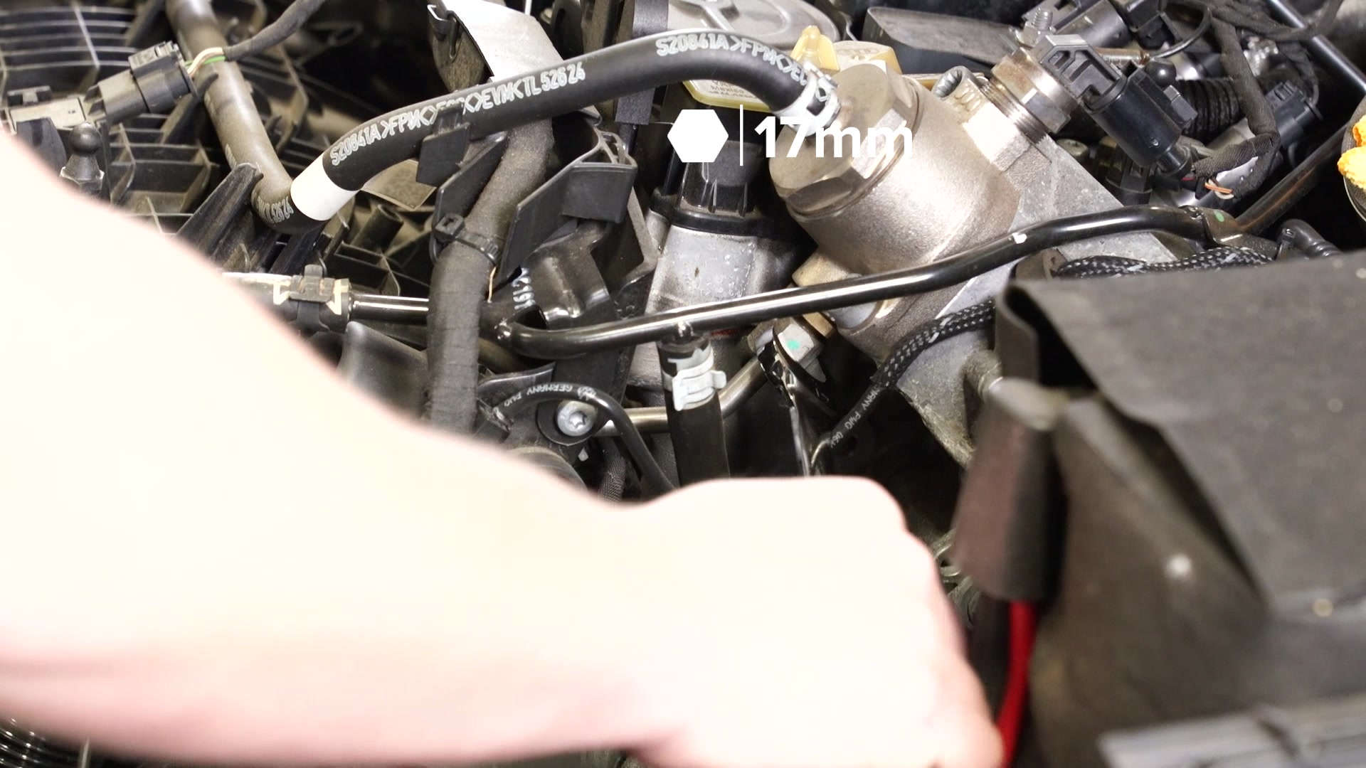 07-vw-mk7-manifold-removal-release-fuel-pressure-17mm